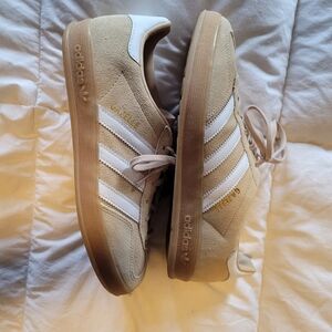 Adidas Gazelle Size 8 - Beige/core White/ Gum